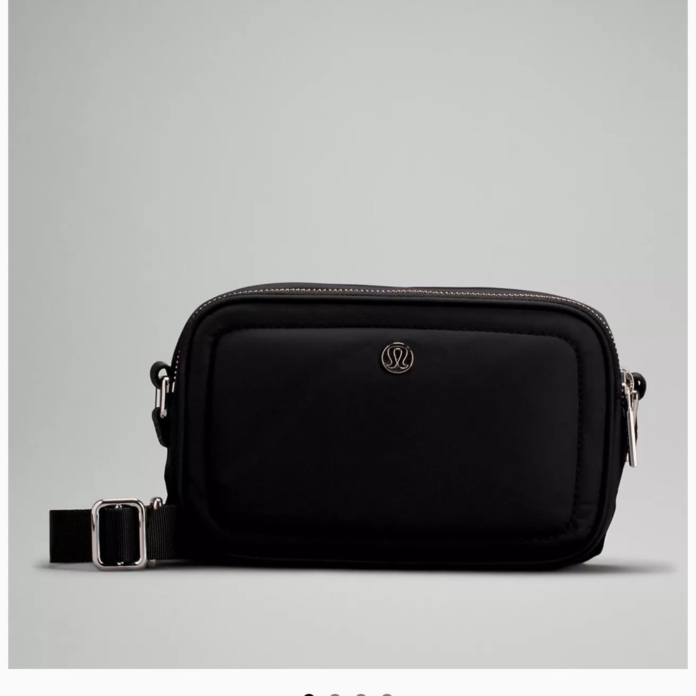 Lululemon crossbody camera bag